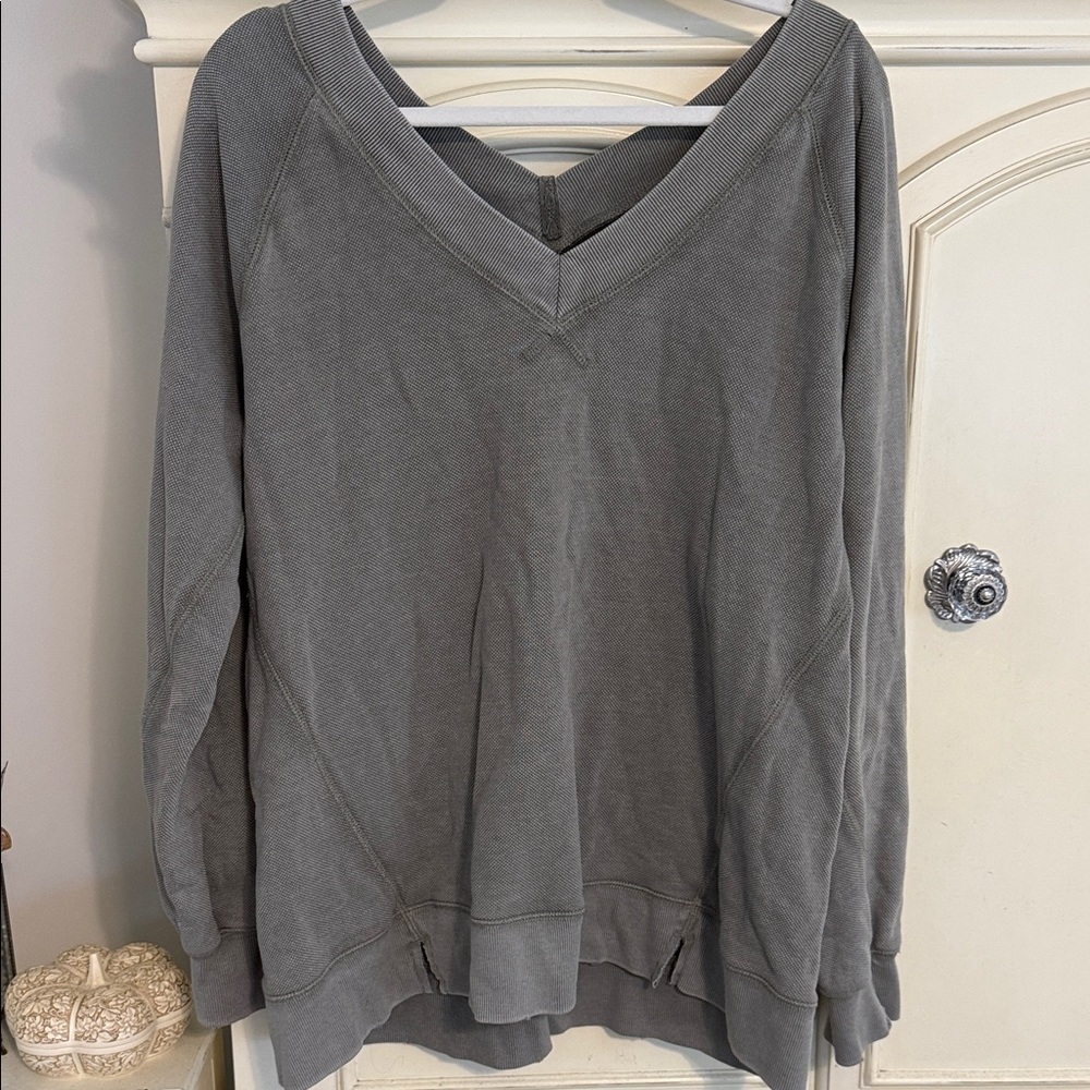 Green medium aerie V-Neck Women's sweatshirt